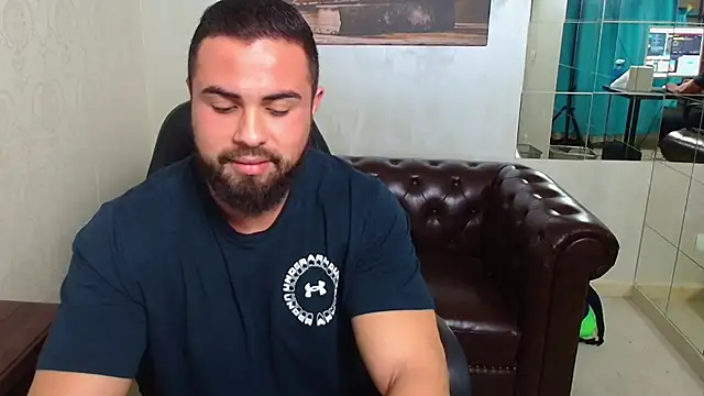 HayesWood online show from December 14, 2025, 5:57 am