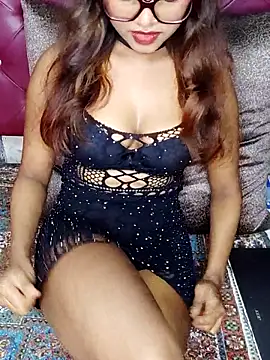 Smayra model21 online show from October 31, 2025, 2:35 pm