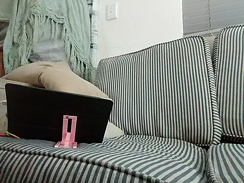 THOMMONSTER5299 online show from November 18, 2025, 10:02 pm