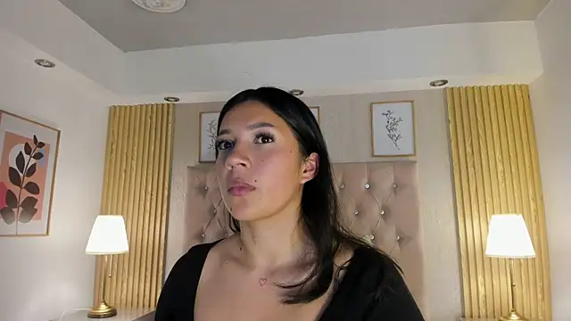 KamyGlam online show from July 8, 2026, 8:09 pm