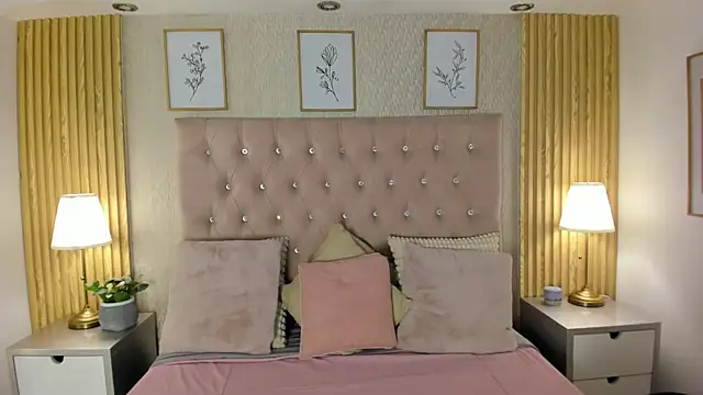 KamyGlam online show from July 31, 2026, 8:06 pm