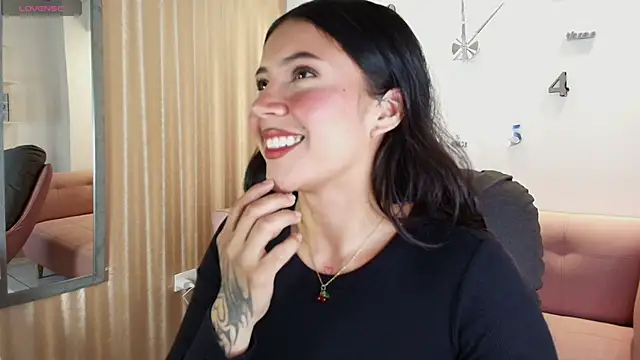 Snapshot of KamyGlam chatting on February 7, 2026, 8:06 pm KamyGlam online show from February 7, 2026, 8:06 pm