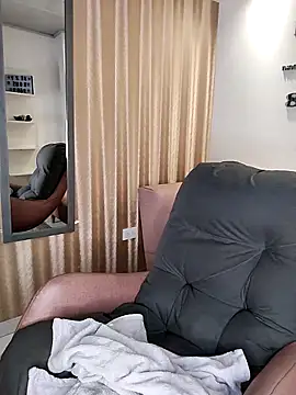 Snapshot of KamyGlam chatting on March 17, 2026, 8:12 pm KamyGlam online show from March 17, 2026, 8:12 pm