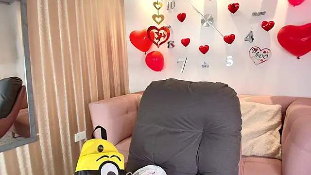 Snapshot of KamyGlam chatting on February 27, 2026, 8:08 pm KamyGlam online show from February 27, 2026, 8:08 pm