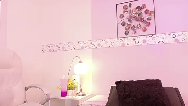 Alanagh  online show from January 7, 2026, 4:06 am