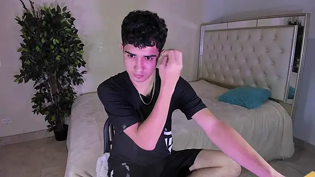 Snapshot of alejo_gray chatting on November 28, 2025, 3:28 am alejo gray online show from November 28, 2025, 3:28 am