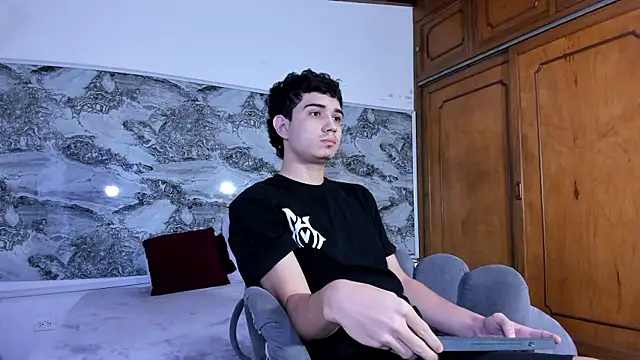 Snapshot of alejo_gray chatting on December 2, 2025, 12:07 pm alejo gray online show from December 2, 2025, 12:07 pm