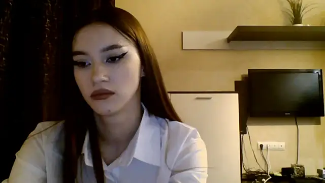 PrincessSuki online show from November 13, 2025, 5:28 pm