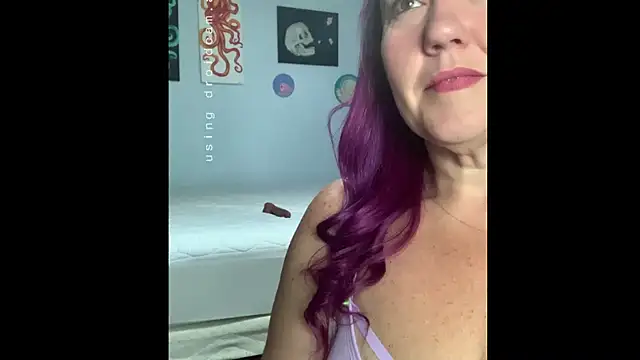 Snapshot of kristallic chatting on March 10, 2026, 9:52 pm kristallic online show from March 10, 2026, 9:52 pm