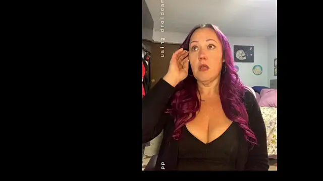 Snapshot of kristallic chatting on February 6, 2026, 5:42 pm kristallic online show from February 6, 2026, 5:42 pm