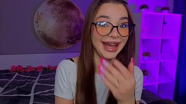 LauraHansil online show from March 21, 2026, 7:07 pm