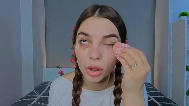 LauraHansil online show from February 6, 2026, 6:20 am