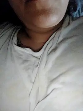 Camilu23 online show from February 1, 2026, 11:47 pm