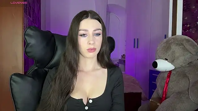 SweetCherry  N online show from May 4, 2026, 6:44 pm