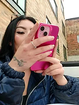 Moon And Sunn online show from October 30, 2025, 1:42 pm