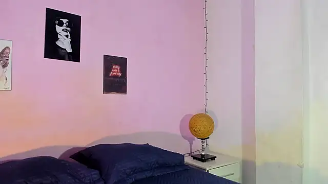 sexynova 93 online show from February 2, 2026, 7:57 pm