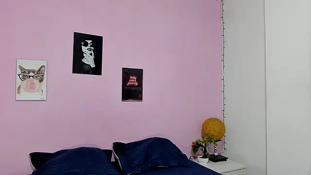 sexynova 93 online show from August 3, 2026, 7:20 pm