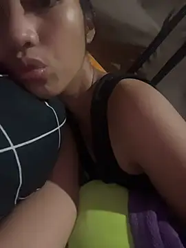 Snapshot of hottiebabe23 chatting on February 6, 2026, 12:34 pm hottiebabe23 online show from February 6, 2026, 12:34 pm