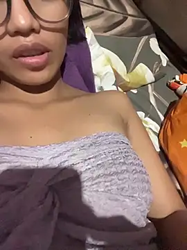 Snapshot of hottiebabe23 chatting on November 3, 2025, 12:38 am hottiebabe23 online show from November 3, 2025, 12:38 am