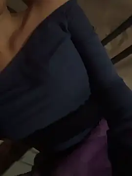 Snapshot of hottiebabe23 chatting on November 17, 2025, 1:09 am hottiebabe23 online show from November 17, 2025, 1:09 am