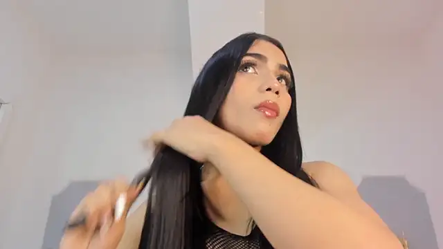 Snapshot of roxana_scott1 chatting on March 11, 2026, 3:44 am roxana scott1 online show from March 11, 2026, 3:44 am