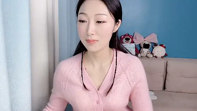 Snapshot of ella55-- chatting on March 13, 2026, 1:32 am ella55-- online show from March 13, 2026, 1:32 am