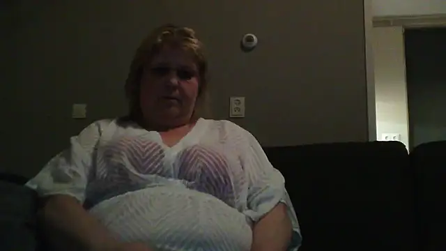 Sylviastar46 online show from February 4, 2026, 9:10 pm