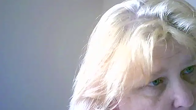 Sylviastar46 online show from November 20, 2025, 8:48 am