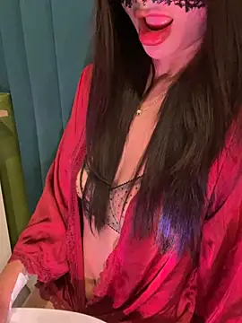 Snapshot of trinhvutrinh chatting on March 10, 2026, 2:32 pm trinhvutrinh online show from March 10, 2026, 2:32 pm