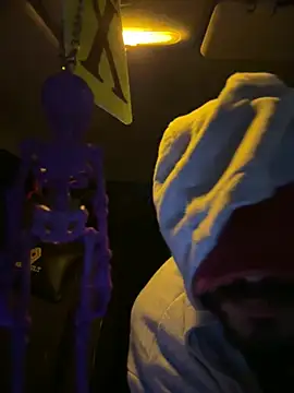 llioo22 online show from February 6, 2026, 10:17 pm