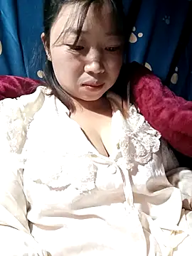 julybe online show from December 17, 2025, 3:50 pm