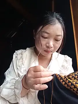 julybe online show from June 9, 2026, 7:53 am