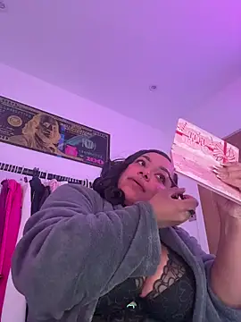 Snapshot of kennedylorel chatting on November 19, 2025, 5:35 pm kennedylorel online show from November 19, 2025, 5:35 pm