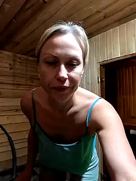 Elle Milfa online show from June 9, 2026, 1:23 pm