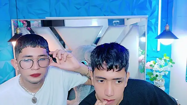 darwinandbrayann online show from November 30, 2025, 8:09 pm