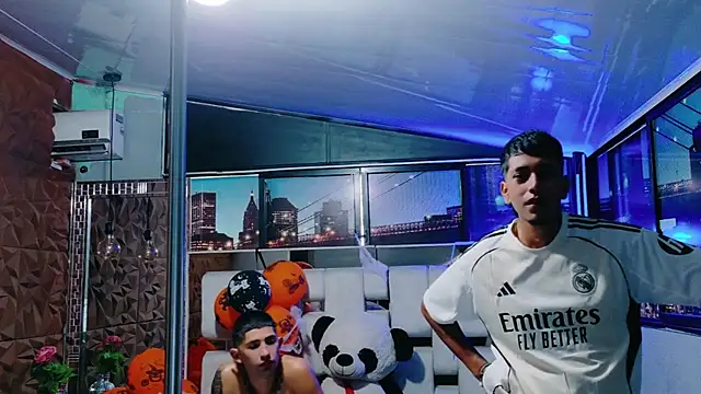 darwinandbrayann online show from October 31, 2025, 12:46 pm