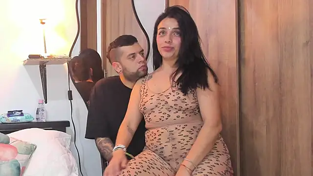 MailynAndNick online show from November 9, 2025, 3:32 am