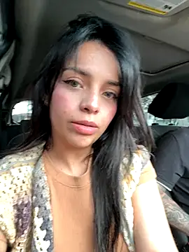 MailynAndNick online show from November 4, 2025, 1:37 pm