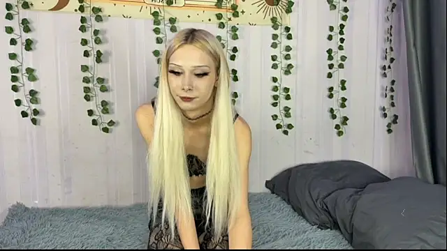 EvaSteinberg online show from November 21, 2025, 8:08 pm