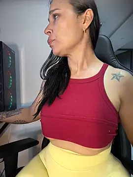 Snapshot of Natural_BIGASS_Nina chatting on June 9, 2026, 10:11 pm Natural BIGASS Nina online show from June 9, 2026, 10:11 pm