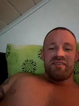 superbertok online show from December 1, 2025, 9:04 pm