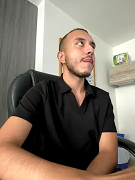 Snapshot of Cristianstone22_ chatting on November 8, 2025, 1:25 pm Cristianstone22 online show from November 8, 2025, 1:25 pm