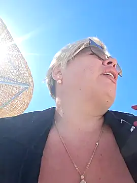 Snapshot of MilkySky chatting on March 1, 2026, 11:10 am MilkySky online show from March 1, 2026, 11:10 am