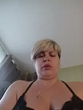 Snapshot of MilkySky chatting on February 16, 2026, 12:15 pm MilkySky online show from February 16, 2026, 12:15 pm