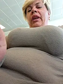 Snapshot of MilkySky chatting on March 9, 2026, 10:30 am MilkySky online show from March 9, 2026, 10:30 am