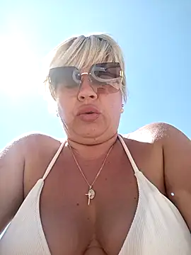 Snapshot of MilkySky chatting on March 8, 2026, 9:34 am MilkySky online show from March 8, 2026, 9:34 am