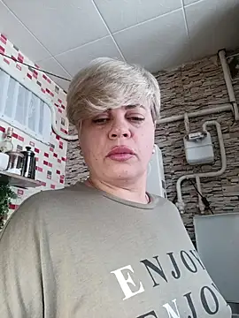 Snapshot of MilkySky chatting on February 18, 2026, 7:49 am MilkySky online show from February 18, 2026, 7:49 am