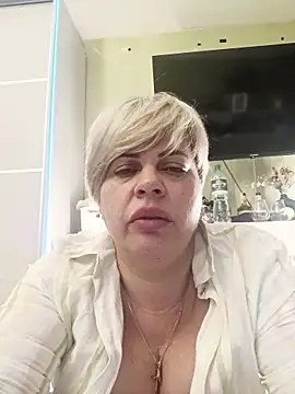 Snapshot of MilkySky chatting on February 15, 2026, 8:41 pm MilkySky online show from February 15, 2026, 8:41 pm