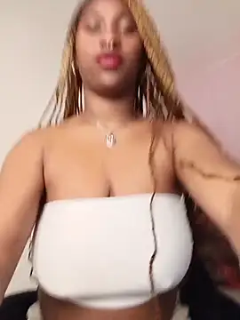 EvonyFoxxx online show from June 15, 2026, 11:48 pm