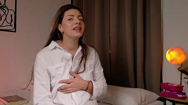 SeleneNova online show from December 17, 2025, 8:14 pm